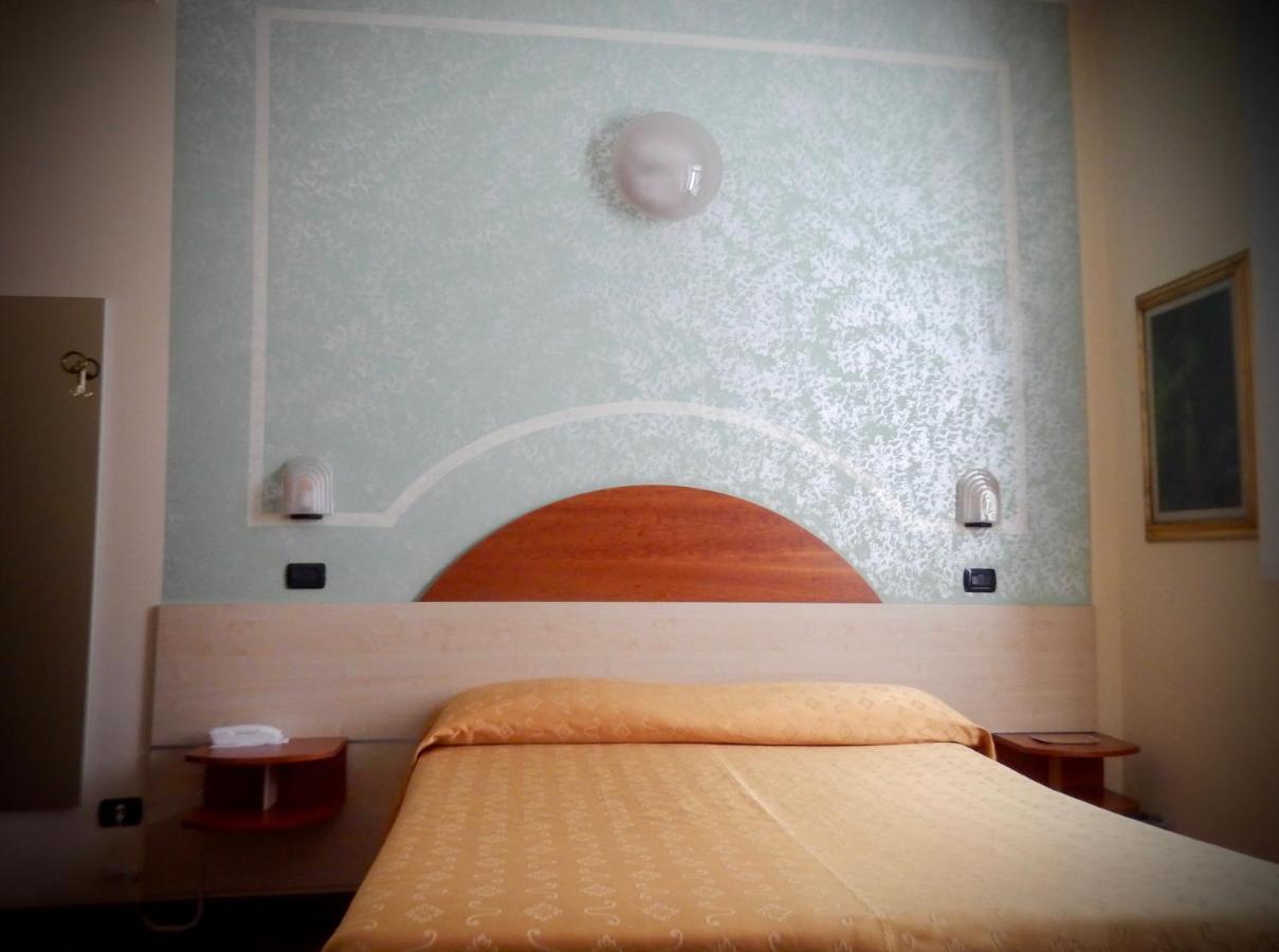 Hotel Giglio Salsomaggiore Terme Bagian luar foto